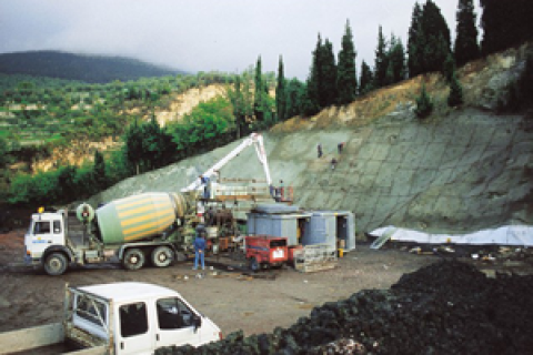 Spritz-beton fibrorinforzato nella discarica di Palastreto