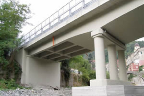 Ponte sul torrente Lemme